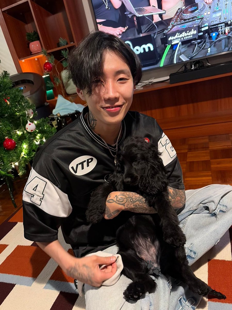 jaypark_archive's tweet photo. https://t.co/VqC2zG3Etg