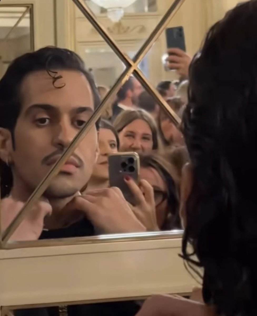 MariaclaraPra1's tweet image. #mahmood #scala