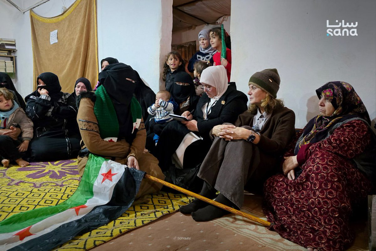 SANAEnOfficial's tweet image. Minister of Social Affairs and Labour Hind Kabawat visits one of the camps in Idleb Province to inspect the conditions of the displaced and identify their needs.
#Idleb 
#idp 
#SANA