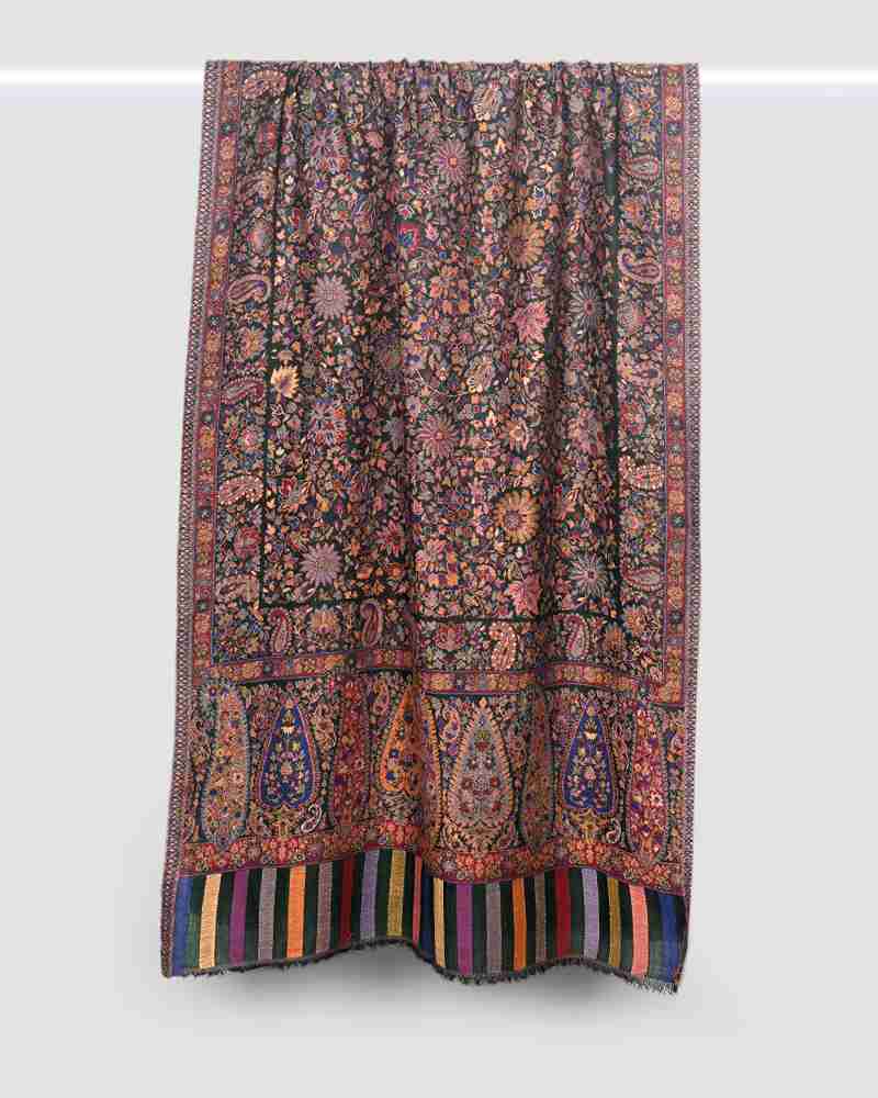 ElaboreLuxury's tweet photo. ✨ A masterpiece in every thread.
This Elabore Luxury shawl celebrates intricate artistry, vibrant borders and timeless tradition in a modern silhouette.
Explore more: https://t.co/mk2mAvt6CG

#ElaboreLuxury #LuxuryShawls #HeritageStyle #ArtisanCraft #WinterLooks #Stoles https://t.co/Jm2DnsDMjt