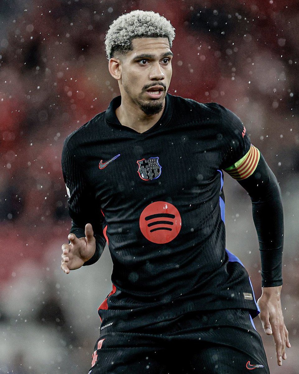 forcabarca_ar's tweet image. 🚨🚨🚨SPORT | 

اليوم أراوخو سافر الى تل ابيب من أجل الحصول على فترة نقاهة

النادي وافق ومنح دعمه الكامل للاعب