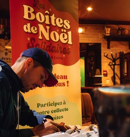 Dédicace solidaire avec notre parrain Vincent Llorca !

Envie d’une soirée mêlant sport, générosité et convivialité ?

Rendez-vous au Matt pour rencontrer <a href="/llorca92/">Vincent Llorca</a>, international français et joueur emblématique des @ducsdangers !

facebook.com/groups/noelsol…