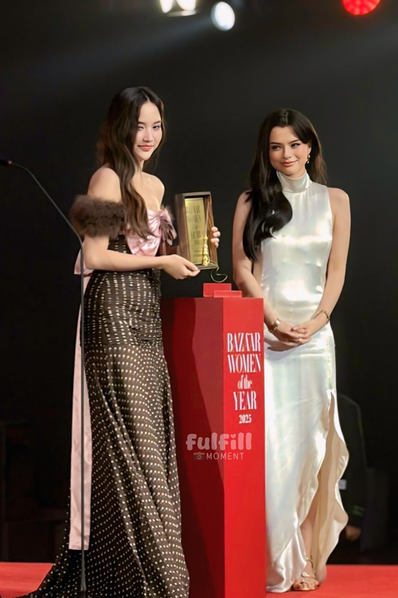 piyo_shirley's tweet photo. Girl get up😭😭😭

SAROCHA AT BAZAAR WOTY 2025
#BAZAARWomenofTheYearXFreen
REBECCA BAZAAR MUSE AT WOTY
#BeckyxBAZAARTHWOTY2025 https://t.co/IAzzfc6AVs