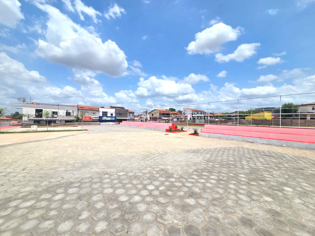 📍 Lago da Pedra

Seguem os serviços de manutenção na Areninha Esportiva da Av. José Vieira de Melo, deixando o espaço mais organizado, seguro e pronto para a comunidade ⚽⚒️

Cuidar dos espaços públicos é incentivar o esporte, o lazer e a qualidade de vida de todos 👏