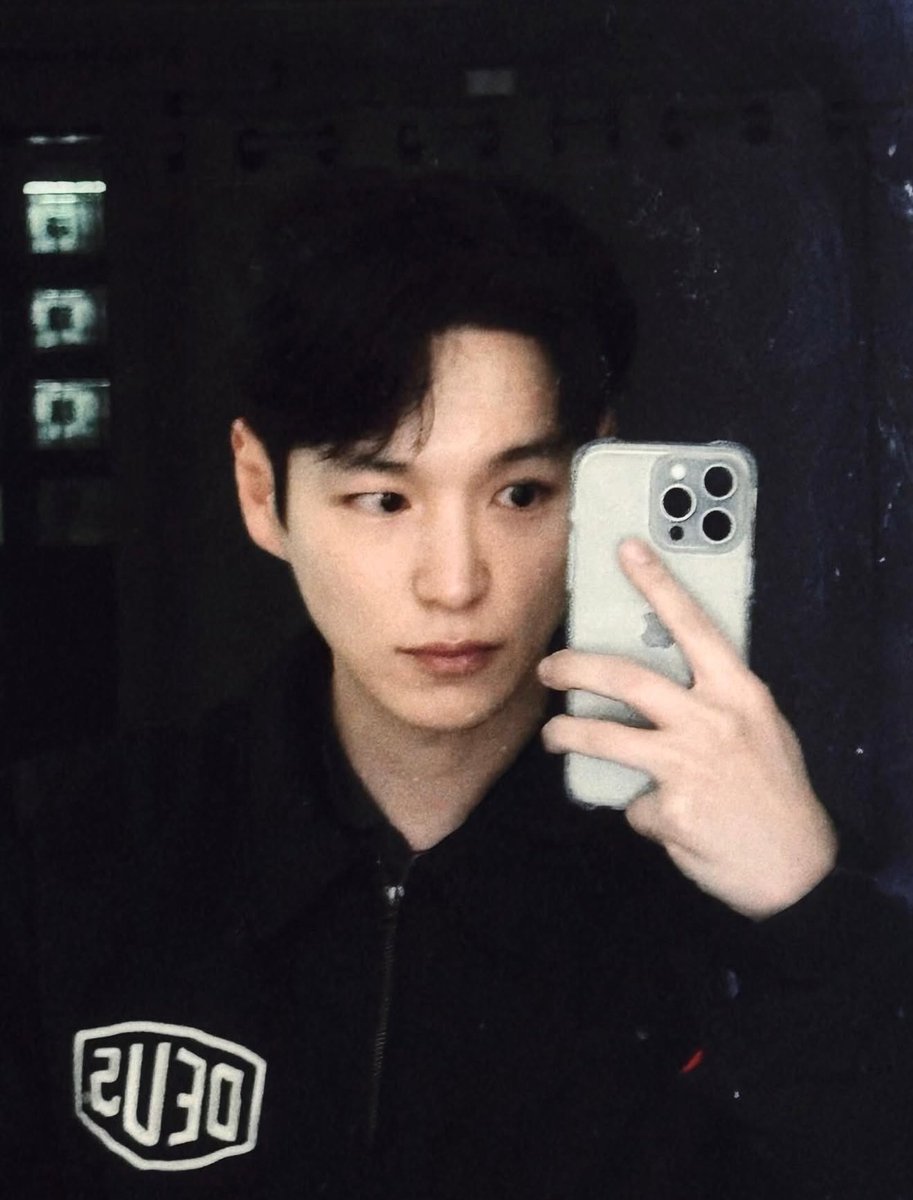 x1_alice's tweet image. #허찬
#チャン

ちょっとビジュ良すぎじゃない？
再活動期待しちゃう…🖤_@