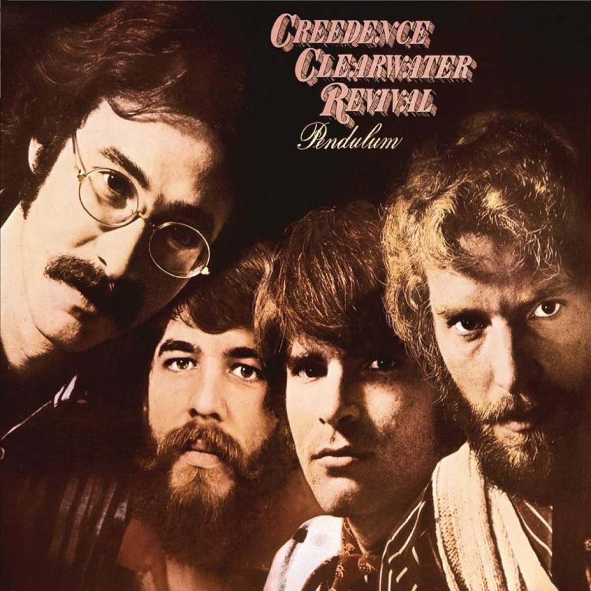 📀 Il 9 dicembre 1970 i Creedence Clearwater Revival pubblicavano “Pendulum”, il loro sesto album in studio.

A differenza dei lavori precedenti “Pendulum” non contiene alcuna cover: un unicum nella discografia dei Creedence. 
Tutti i brani portano infatti la firma di John