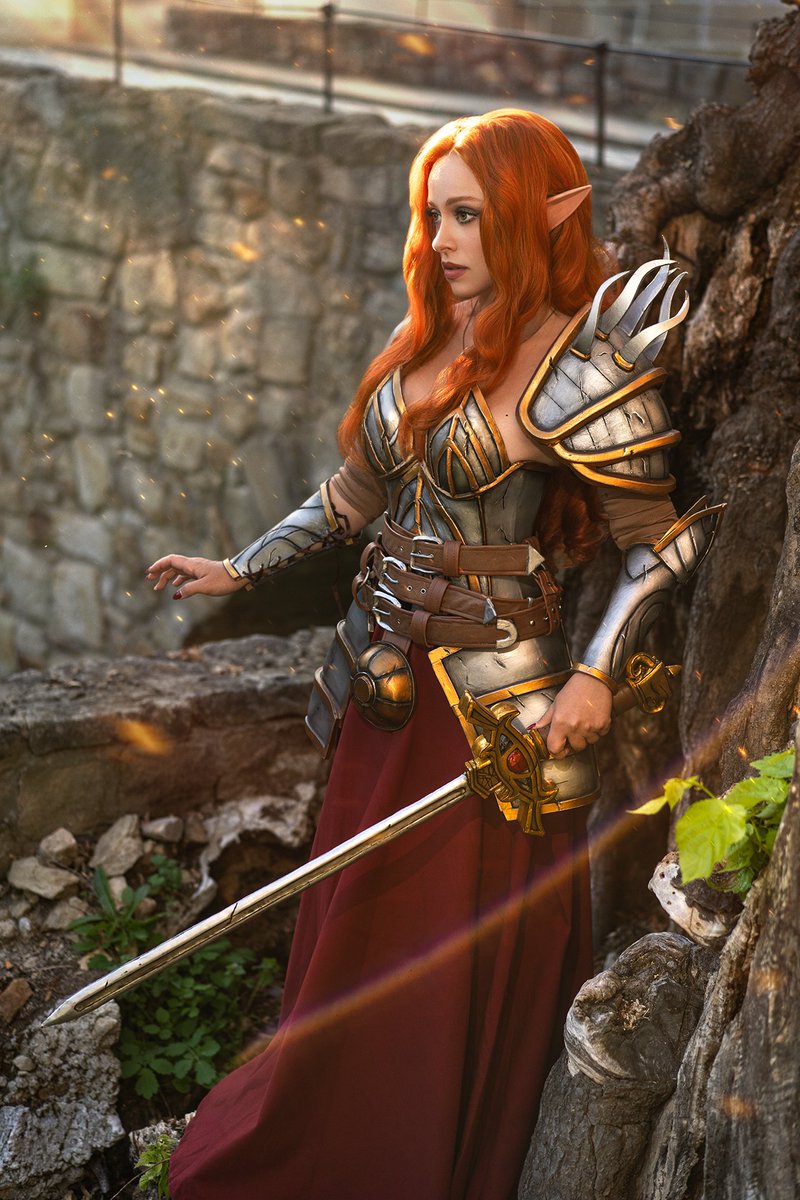 ArcadeCosClub's tweet photo. I’m usually more into Asian game cosplay, but working with @thestarnacho on this photoshoot was such a pleasure!

#aribeth #aribethcosplay #aribethdetylmarande #neverwinter #neverwinternights #dnd #dndcosplay https://t.co/Uuglcva4xP