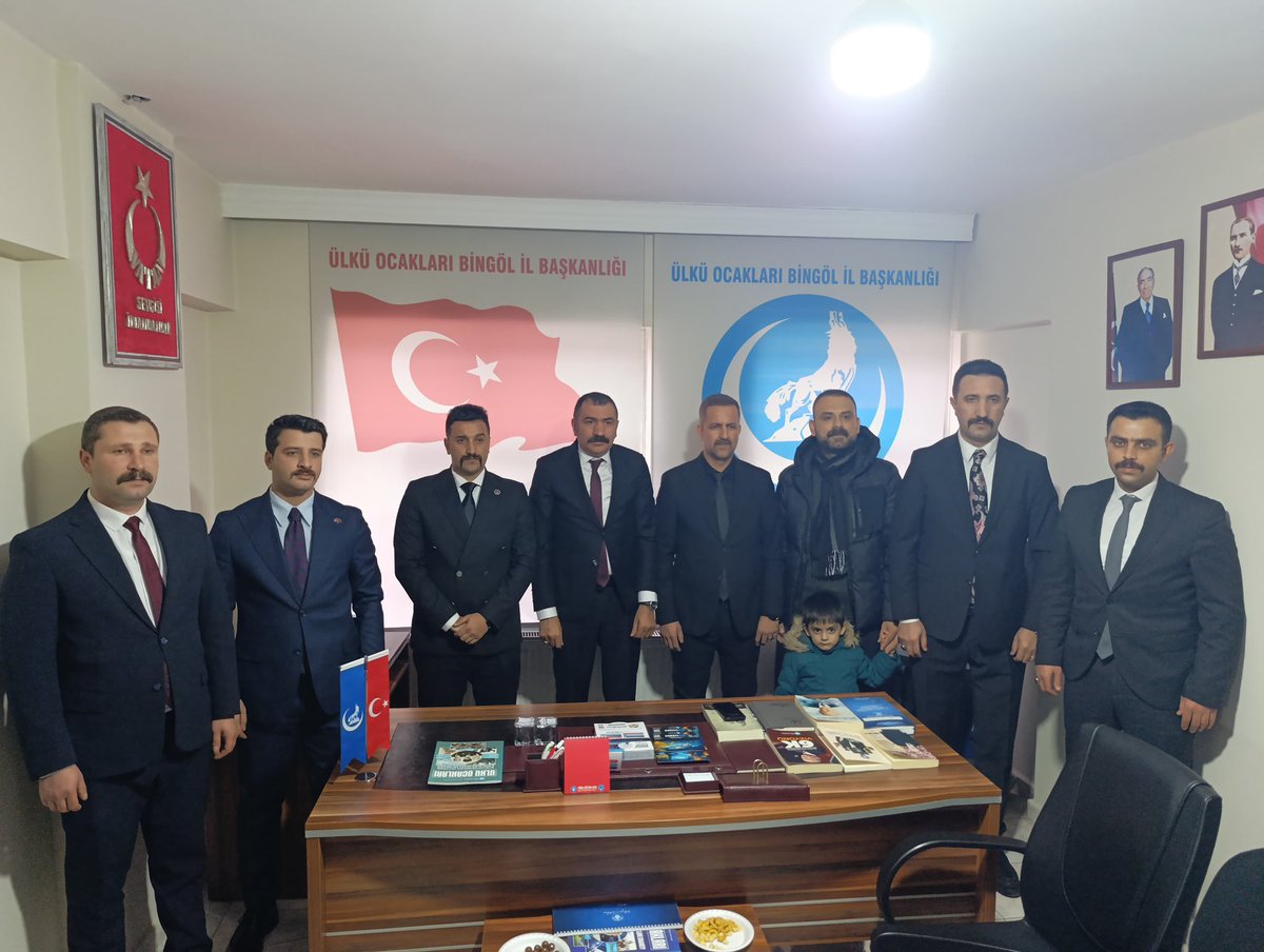 BurlukkaraOsman's tweet photo. Yaklaşık 3 yıldır yürütmüş olduğum Ülkü Ocakları il Başkanlığı görevini bu gün itibari ile genel merkezimizin de tensipleriyle Mesut Vergi Başkanıma devretmiş bulunmaktayım, başta Genel Başkanımız sayın Ahmet Yiğit Yıldırım beyefendi olmak üzere  Ülkü Ocakları Genel başkan yardımcılarımıza teşekkür ediyorum. Rabbim her daim birlikteliğimizi daim etsin 
@ayyildirim1 
@LutfuNebioglu