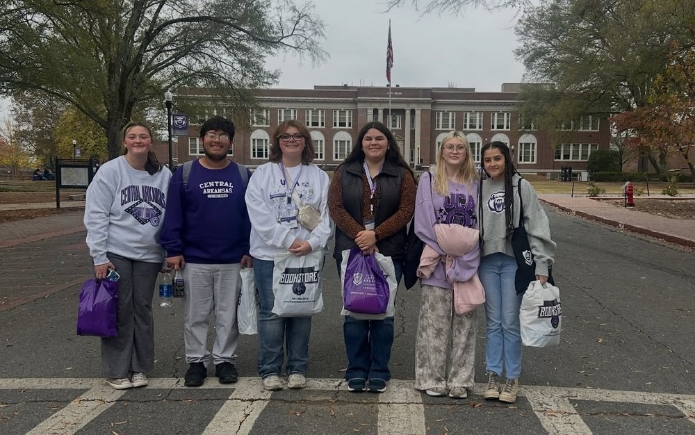 HHS Students Get Bear Facts at UCA! harrisongoblins.org/o/hps/article/…