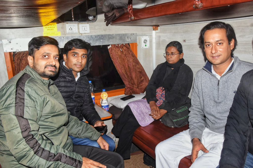 VikrantBhuria's tweet photo. सिंगरौली , हम आ रहे हैं !!! 

#FactFindingCommittee #AdaniCoalMine https://t.co/xXajuSuQyh