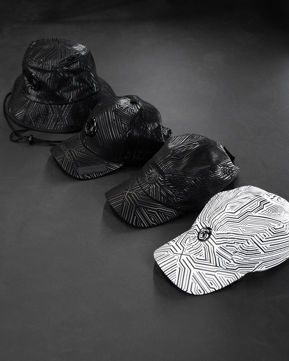 neo4ic's tweet image. B/W will always be the core color-way of the brand. #neo4ic