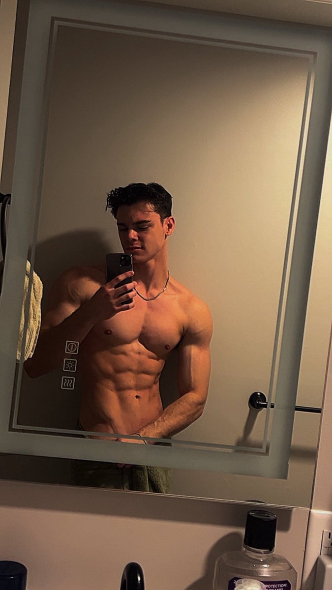 Hank Handy tweet media