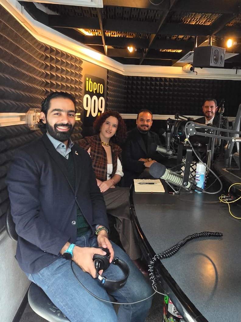 JulioCBonillaG's tweet photo. 🎙️📻| Les invito a seguir la entrevista que sostendré en el programa #JuezyParte de @Ibero909FM con @dgricci, @mariaethGF y @JesusCoronado13, donde hablaremos sobre los nuevos materiales del #CCI y el futuro de la transparencia en la CDMX.

¡No se lo pierdan!

🔗https://t.co/gsD0OCqMyU