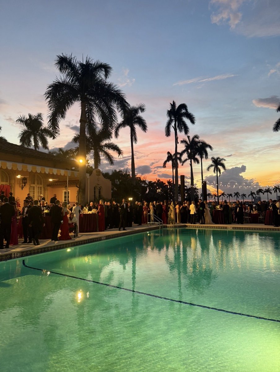 AlexanderKnoll_'s tweet photo. Mar-A-Lago https://t.co/uymgTfPYaT