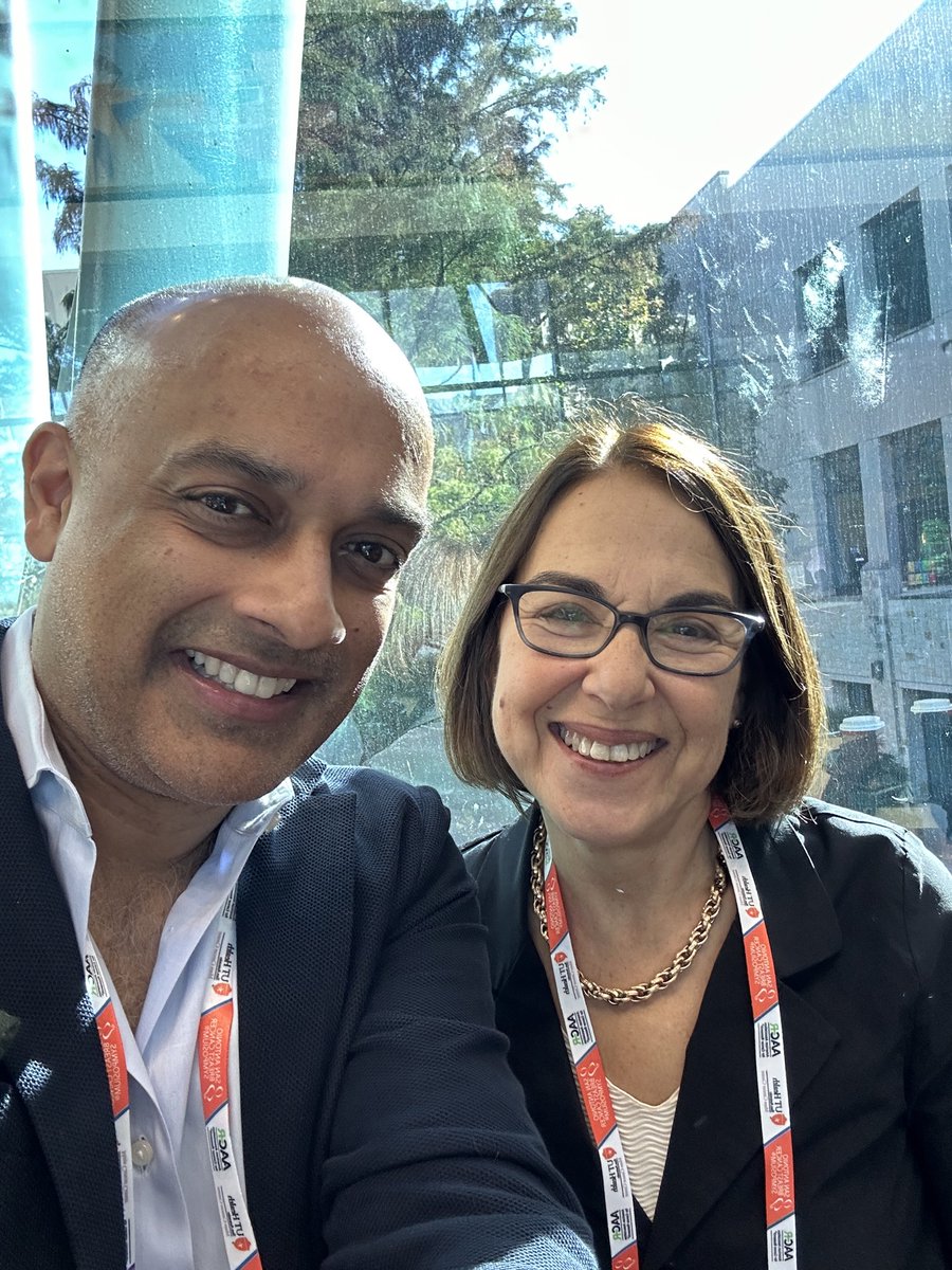 Starting off #SABCS25 on a high note: connecting with Roon Founding Physician Dr. Lidia Schapira!