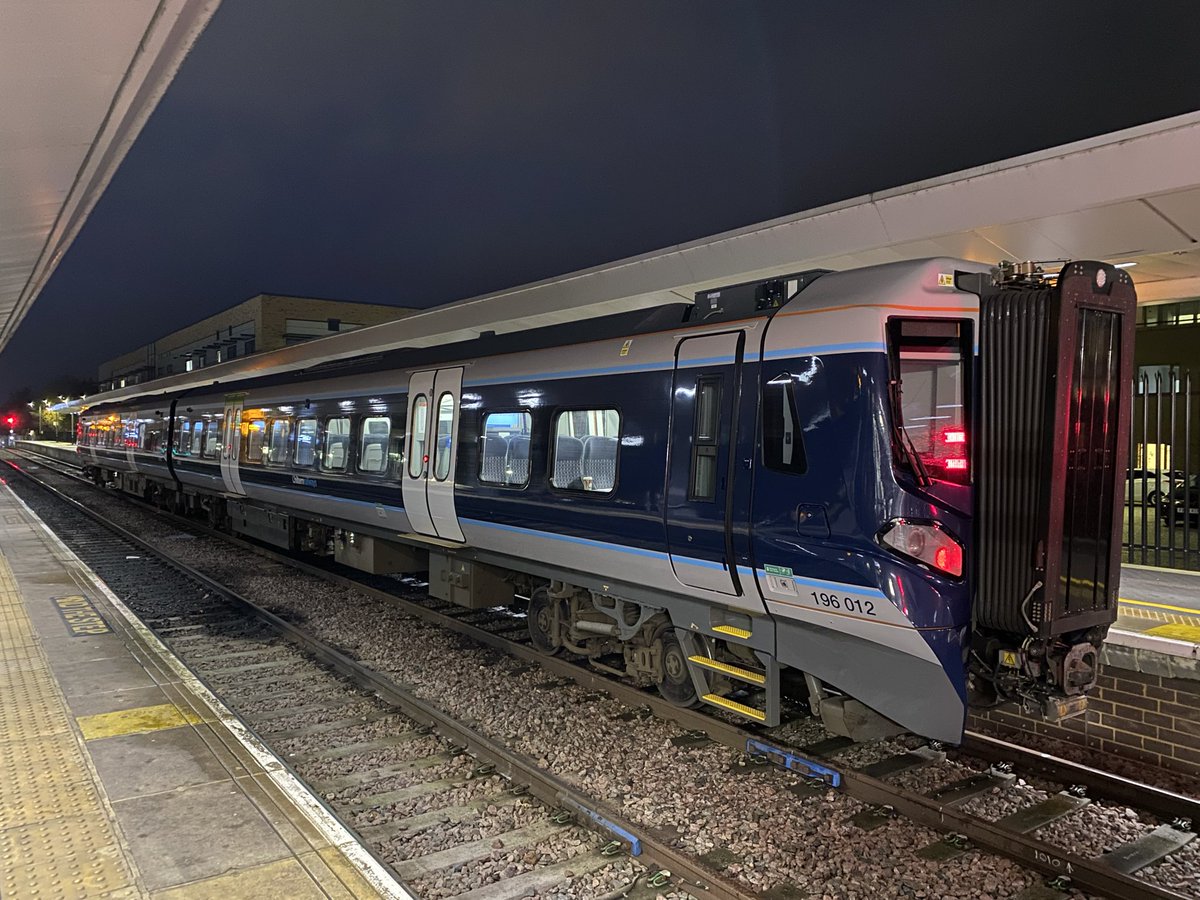 loypass_SCCar's tweet image. 🚈👀 Well hello…

@chilternrailway #class196 #CAF #EastWestRail #Oxford