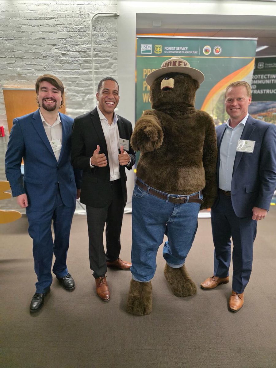 CULTIVAGlobal's tweet image. Honored to join the U.S. Forest Service in celebrating 125 Years of Forestry at the Sidney Yates Building. Grateful for the meaningful conversations and for connecting with leaders committed to conservation, innovation, and long-term sustainability. #USForestService