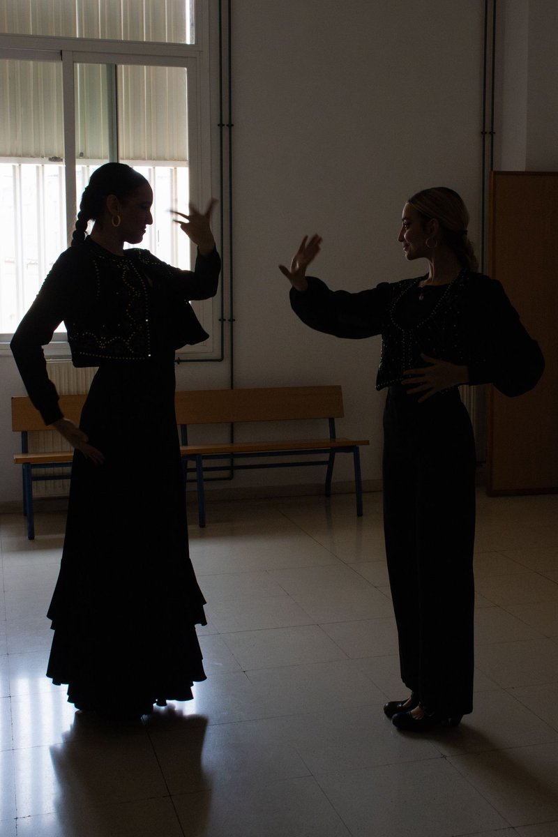 Día Internacional del Flamenco junto a Colegios provinciales y <a href="/EscuelaTelmo/">Escuela de Arte San Telmo</a> • Clases, Baile y Flashmob incluido!
Gracias Danza Española, profesorado de Baile Flamenco y Dpto. de Actividades por la organización.
#csdanzamalaga #danza #malaga #cultura #diainternacionaldelflamenco
