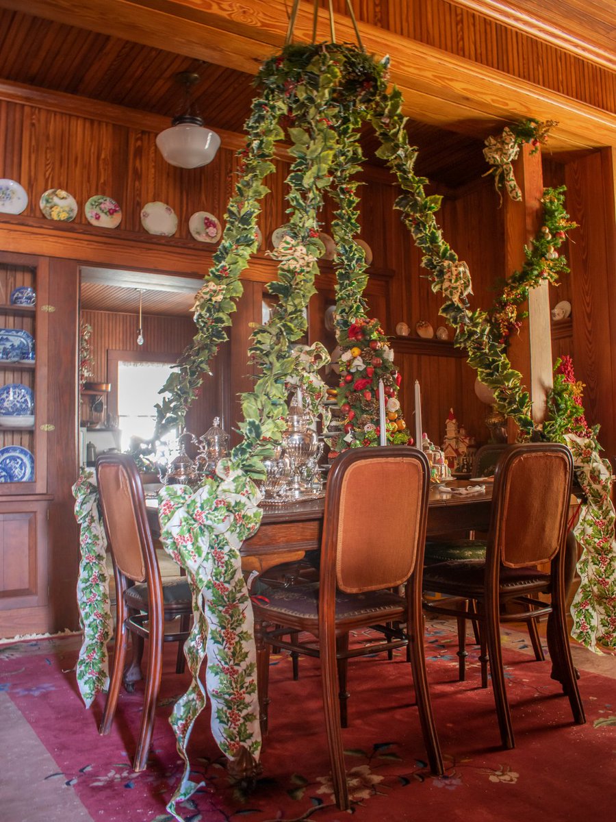 Decked halls and historic walls 🕯️🏠 Experience Christmas the old-school way at the <a href="/StranahanHouse/">Historic Stranahan House Museum</a>.

🌲: Victorian Christmas Tours
🗓️: December 16 - 20
📍: 335 SE 6th Ave.
Fort Lauderdale, FL

bit.ly/3XxxR6P