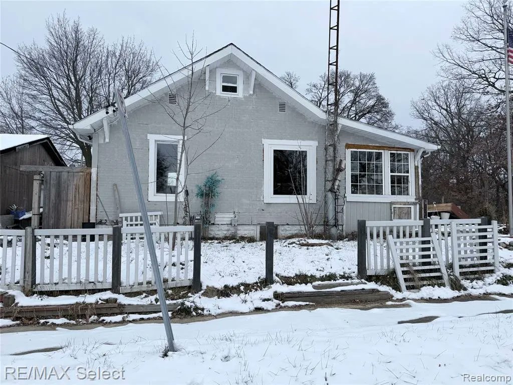 Investors Special!

Details:  andreafickhomes.com/property/83-20…

#andreafickhomes #sellyeah #pickfick #geneseecounty