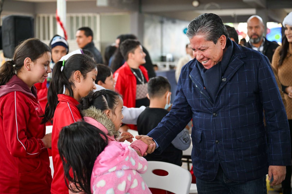 Visitamos el Centro de Atención Múltiple Margarita Maza de Juaréz, en Guadalupe, para realizar una posada navideña con las niñas y niños de esta institución. Llevamos regalos y dulces para los pequeñines y tuvimos un momento de convivencia muy agradable.

Me dio gusto verles y