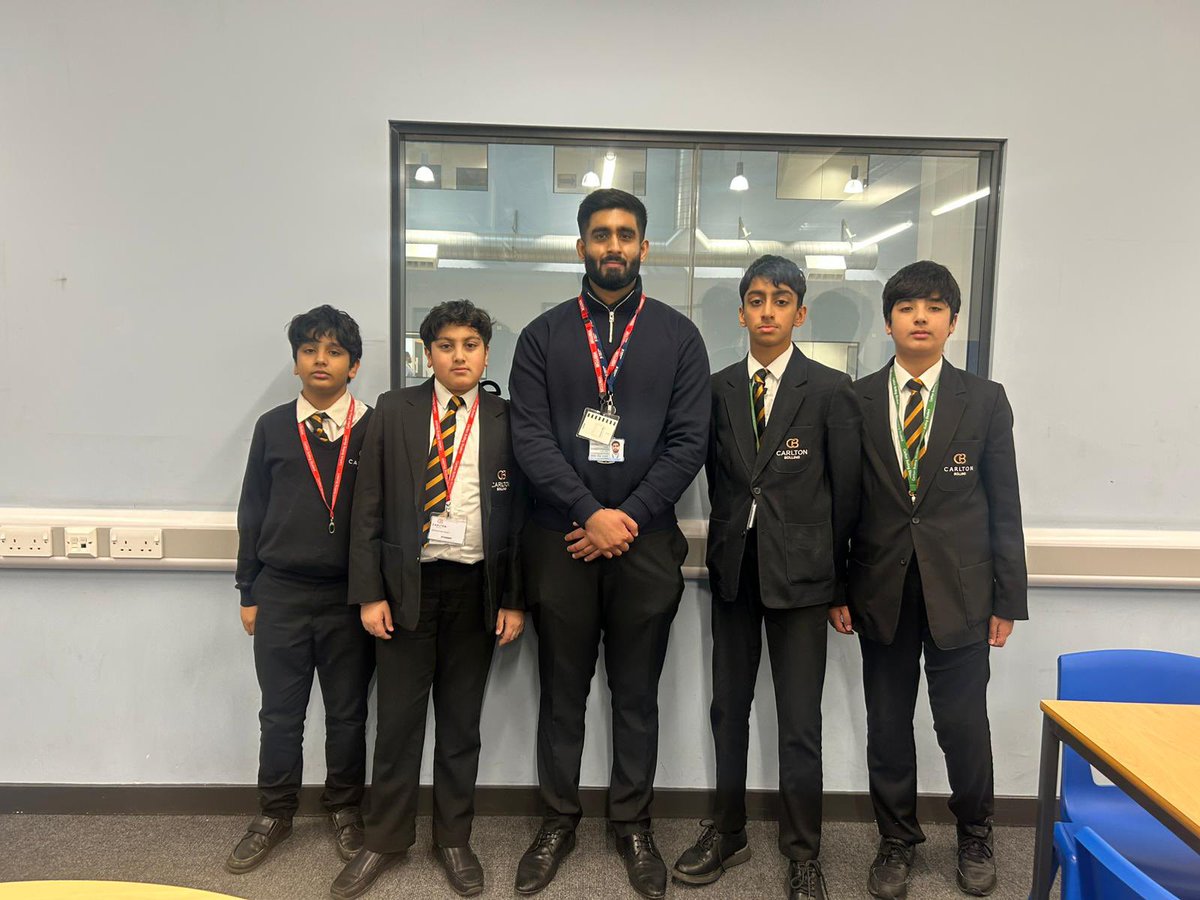 CarltonBolling's tweet image. A huge thank you to Qasim Mahmood one of our ex students who came in today on day two of our #ExcellenceWeek to inspire our students with a talk about his fantastic career as a civil engineer #RoleModel #Ambition