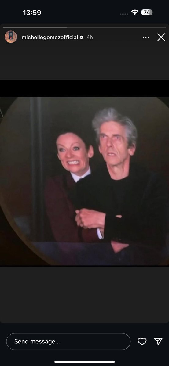 PositivityWho's tweet image. Michelle posting this awhile ago with the whole coldplay affair thing 😂😂😂🫢🫢