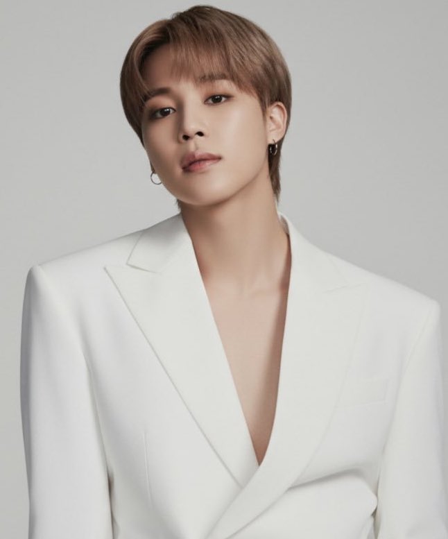 PJiminSupportBR's tweet photo. Blondemin.                        Blackmin. https://t.co/MGBRHTFonR