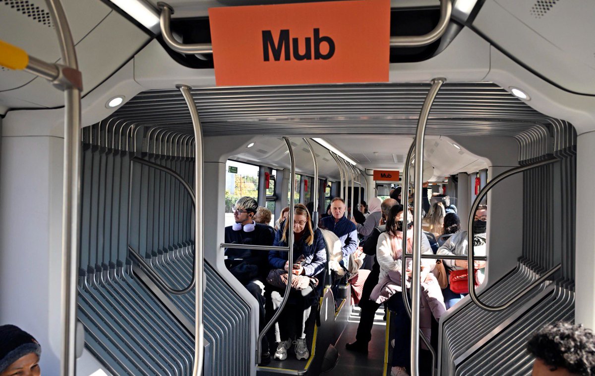 Arranca una nueva forma de movernos.

Más frecuencias, más  conexión, más rapidez, 
¡más Tranvibús! 

💙🚍