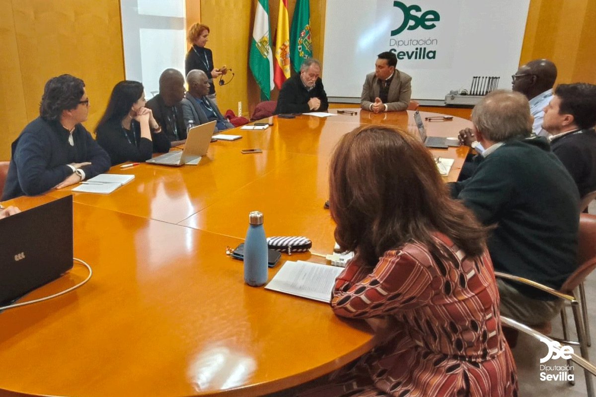 💧 La <a href="/DIPUSEVI/">Diputación de Sevilla</a> avanza en cooperación transfronteriza Sur-Sur liderada por FAMSI: <a href="/GonzaloAulaga/">Gonzalo Dominguez</a> ha recibido a representantes locales de Senegal para plantear una interlocución bilateral estable en materia de agua. Un paso firme hacia el acceso de toda la ciudadanía al agua