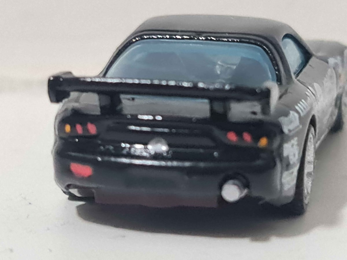 Aoiscustoms's tweet photo. Custom 1/64 Hotwheels Mazda RX-7 Drift ('95). I created the ''Battle Machine'' from NFS ProStreet. Using decals made by Milo. Decals are still hard to work with, but i am still trying to get the hang of them. But still a good result.
#hotwheels #customdiecast #mazda #RX7 https://t.co/Kj6n2jZeaG