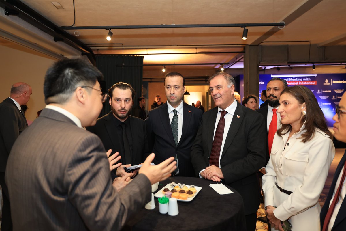 İBB Dış İlişkiler Dairesi Başkanlığımız tarafından düzenlenen İstanbul'da yerleşik Başkonsoloslar ile Yıllık Çalışma Toplantısını, İBB Başkan Vekilimiz Sayın Nuri Aslan’ın ev sahipliğinde gerçekleştirdik.
Dünyada en fazla başkonsolosluğa ev sahipliği yapan şehirlerden biri olan