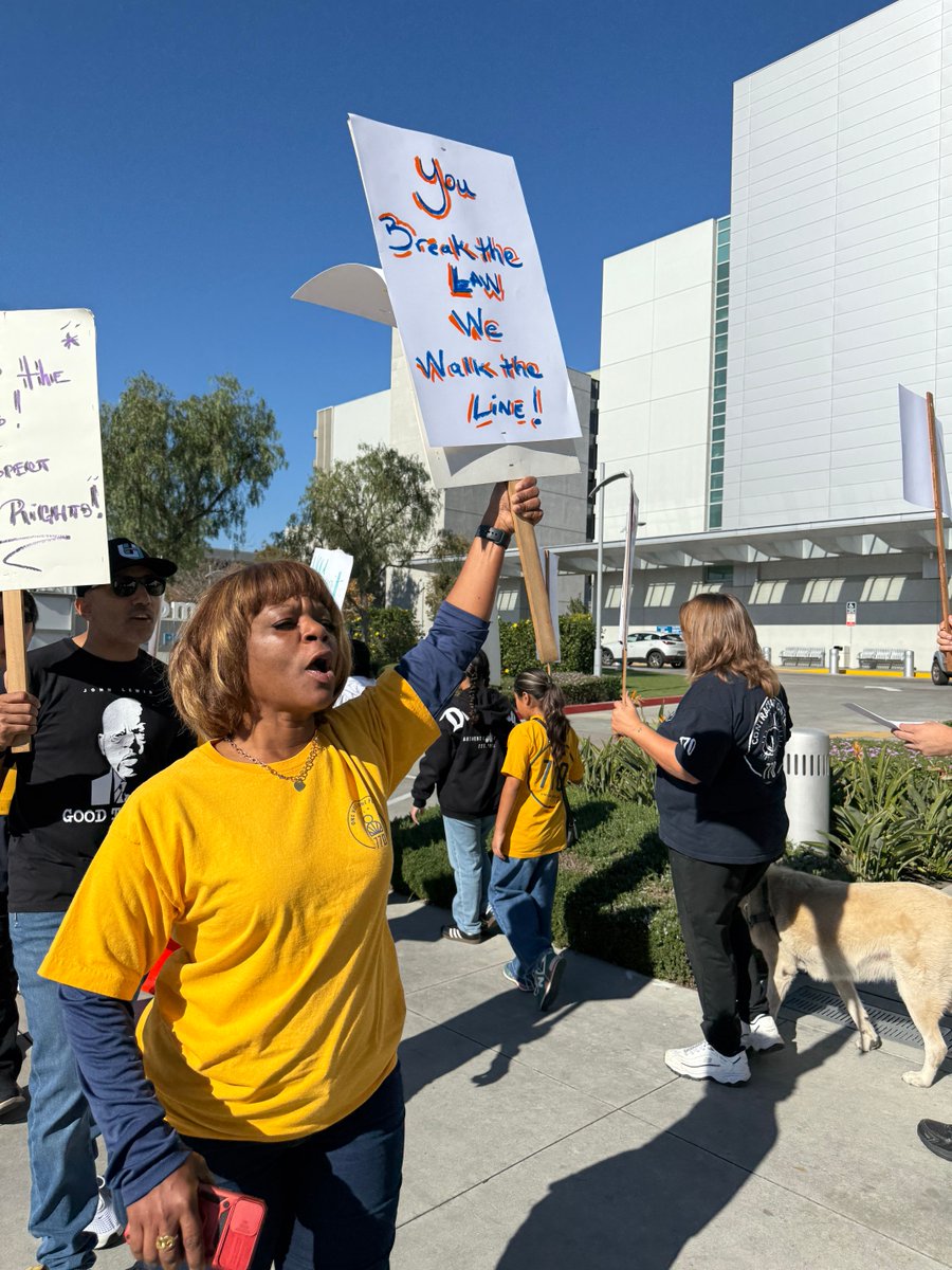 UFCW770's tweet image. #SolidarityTuesday reminds Kaiser that workers are united &amp;amp; ready to win the contract our patients &amp;amp; communities deserve. Kaiser continues to stall on real solutions, but every week members across the Alliance show that we are organized, strong, &amp;amp; prepared to fight!

#MemberPower