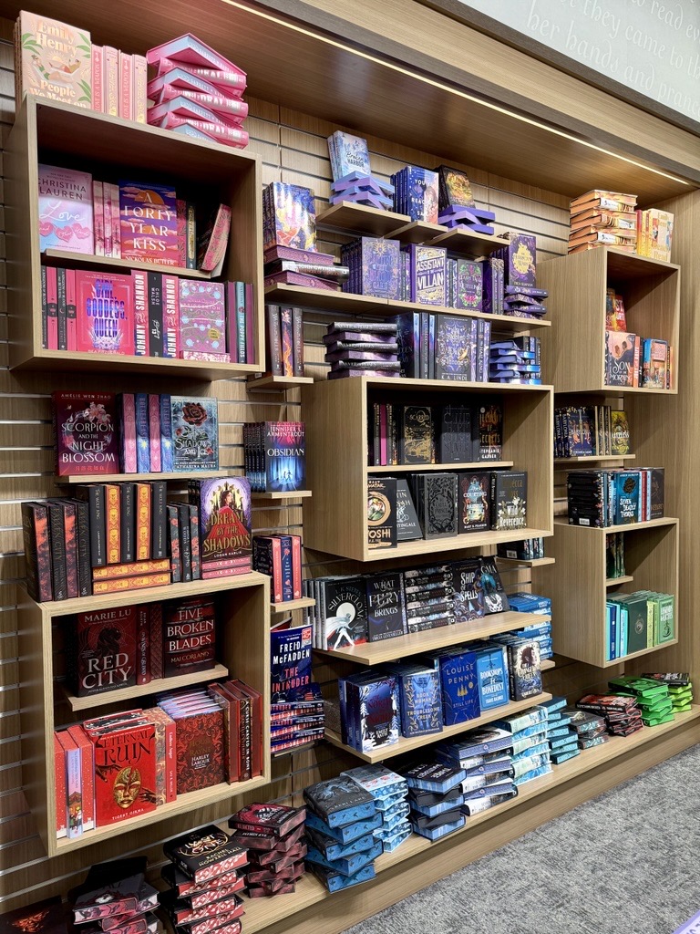 booksamillion's tweet image. Show us a more satisfying bookshelf…we’ll wait.

Discover the books that belong on yours in-store or online today!

#beautifulbooks #bookshelf #booksamillion #bookstagram #bookshopping