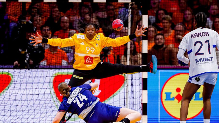 LES DERNIERES INFO : Mondial de hand : défaite par les Pays Bas, l'équipe de France affrontera le Danemark en quarts de finale franceinfo.fr/sports/handbal…]
