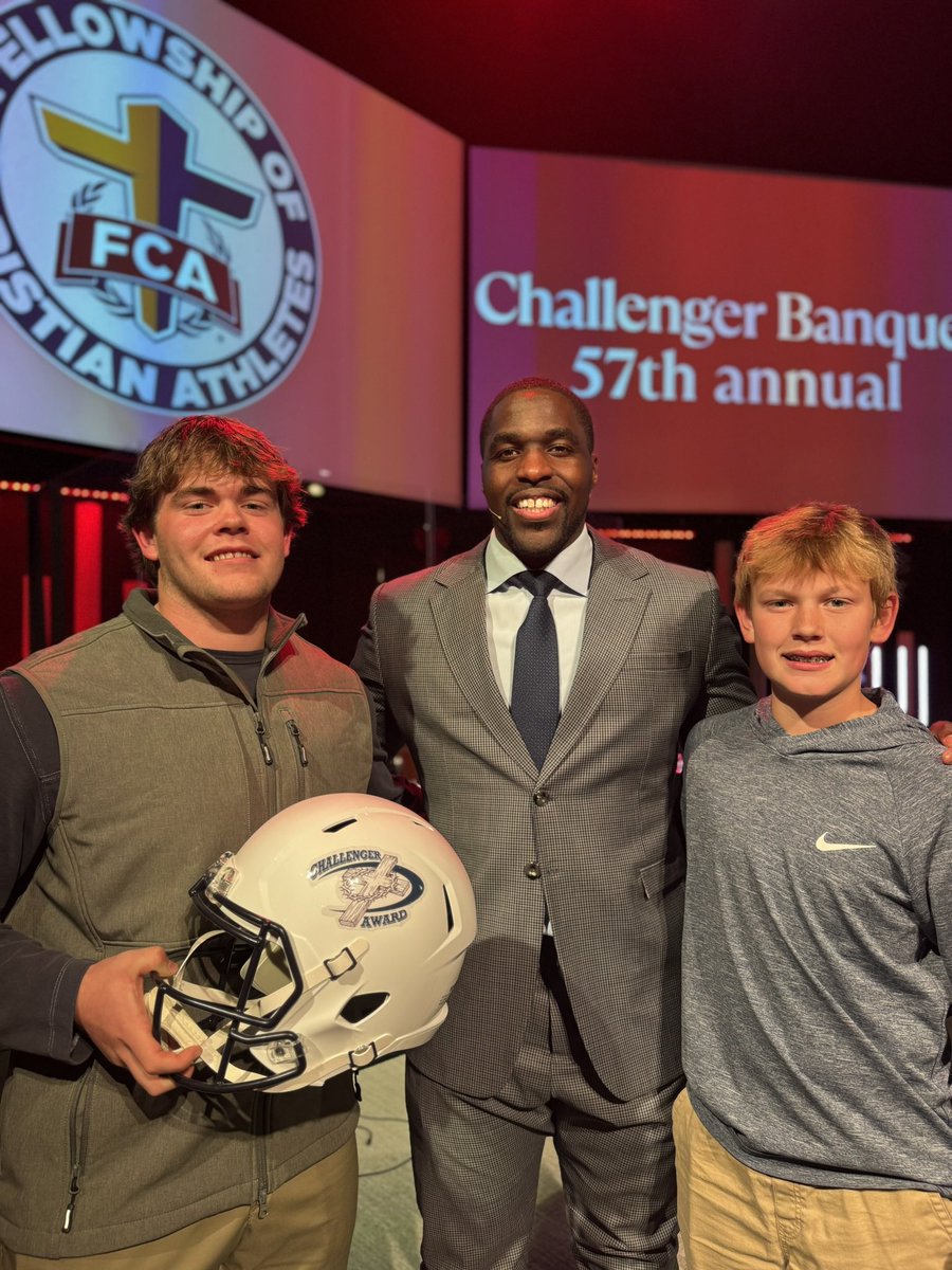 kade_rollins141's tweet photo. Thankful to be given the FCA Challenger Award! This means more to me than any reward or stat. Thank you @TheSamAcho for an incredible message and taking time to come talk to us! #praiseGod

@TheFCATeam @EscambiaFb @dowork_sports @MikeBennett3610 @kevinrollins443 @bgillilandUWA https://t.co/vOdDoJxUS9