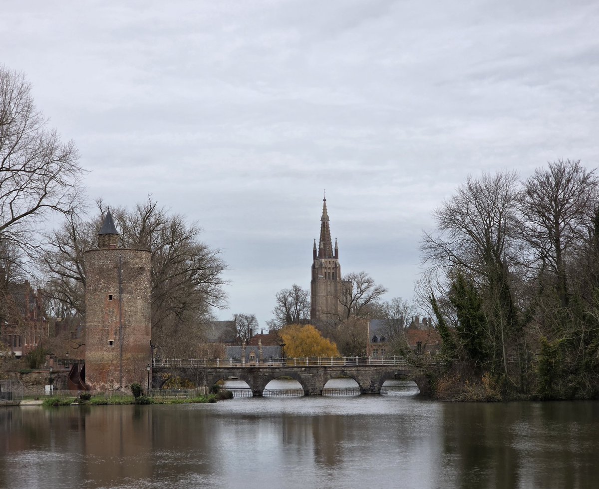 Brugge 15u30, 09/12/2025 #vrtweer <a href="/BuienradarBE/">BuienradarBE</a> #MooiBrugge