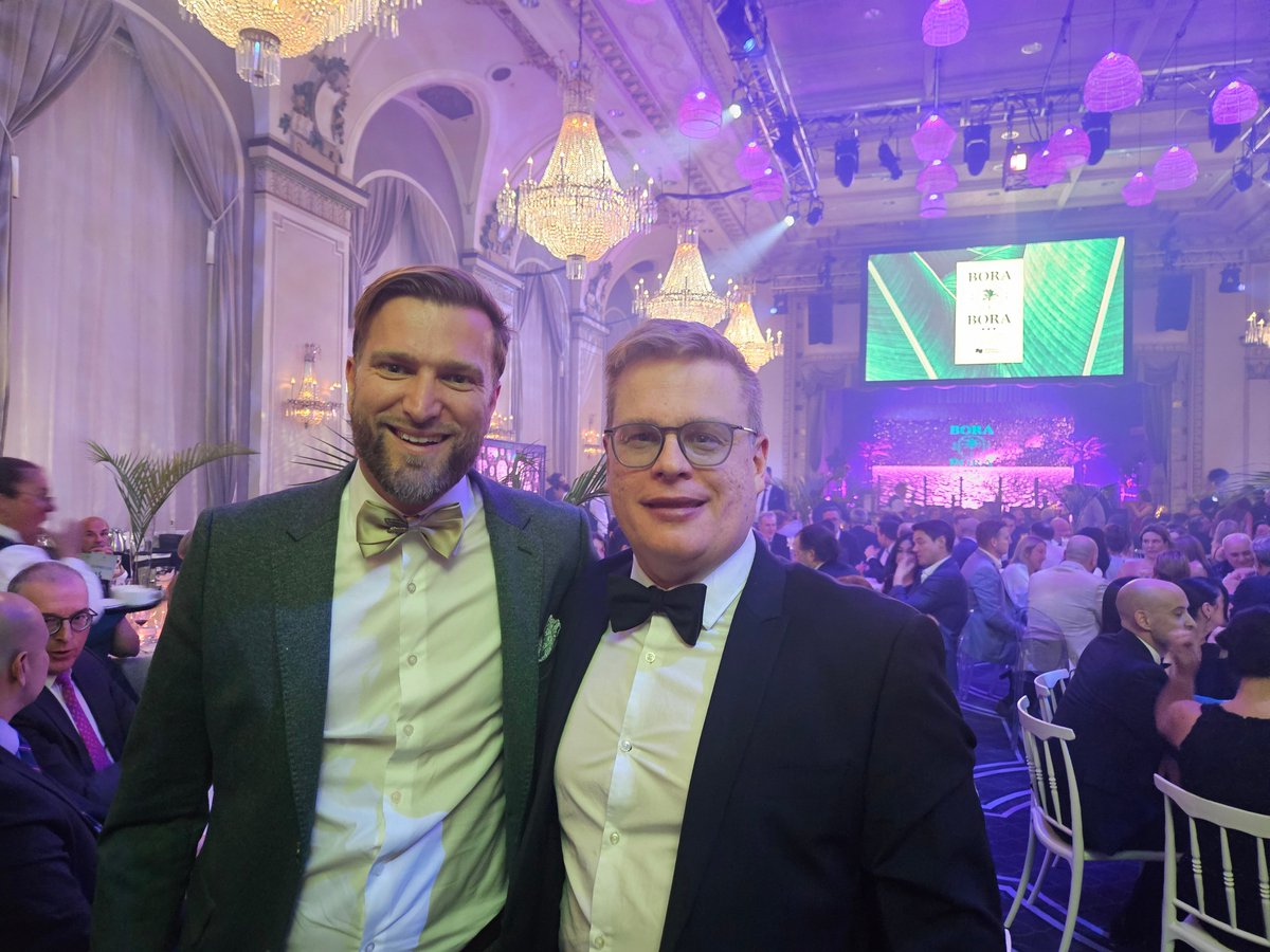 On le dit souvent : la meilleure façon d'aller plus loin, c'est de s'entourer de gens meilleurs que nous.

Nouveau joueur dans l'équipe : Marc-André Audet.

Avec plus d'une dizaine d'années d'expérience dans le milieu bancaire, il arrive avec un bagage solide pour prendre en