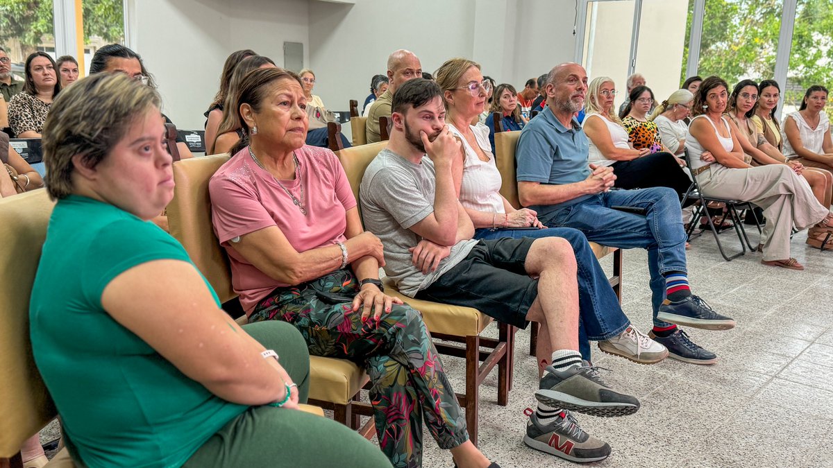 comuna_cayasta's tweet photo. También compartimos una charla abierta del Grupo de Padres Viajeros de ASDRA, donde se abordaron temas como la vida familiar, la integración social, escolar y laboral, y los valiosos testimonios de jóvenes con síndrome de Down. Una jornada de reflexión y aprendizaje. https://t.co/LRyOUy4Uix