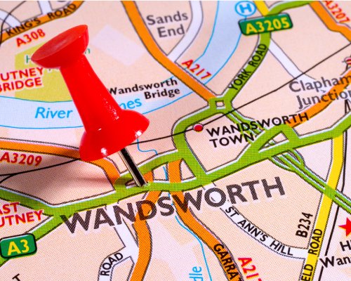 Credential_SW17's tweet photo. When deciding on a location, it makes sense to have the type of tenants you are targeting in mind. Read our blog for more tips on choosing the perfect location for your #buytolet property 👇🏽

https://t.co/BPTdcxoj87  

#propertyinvestment #landlords https://t.co/87Pk6Xgvr3