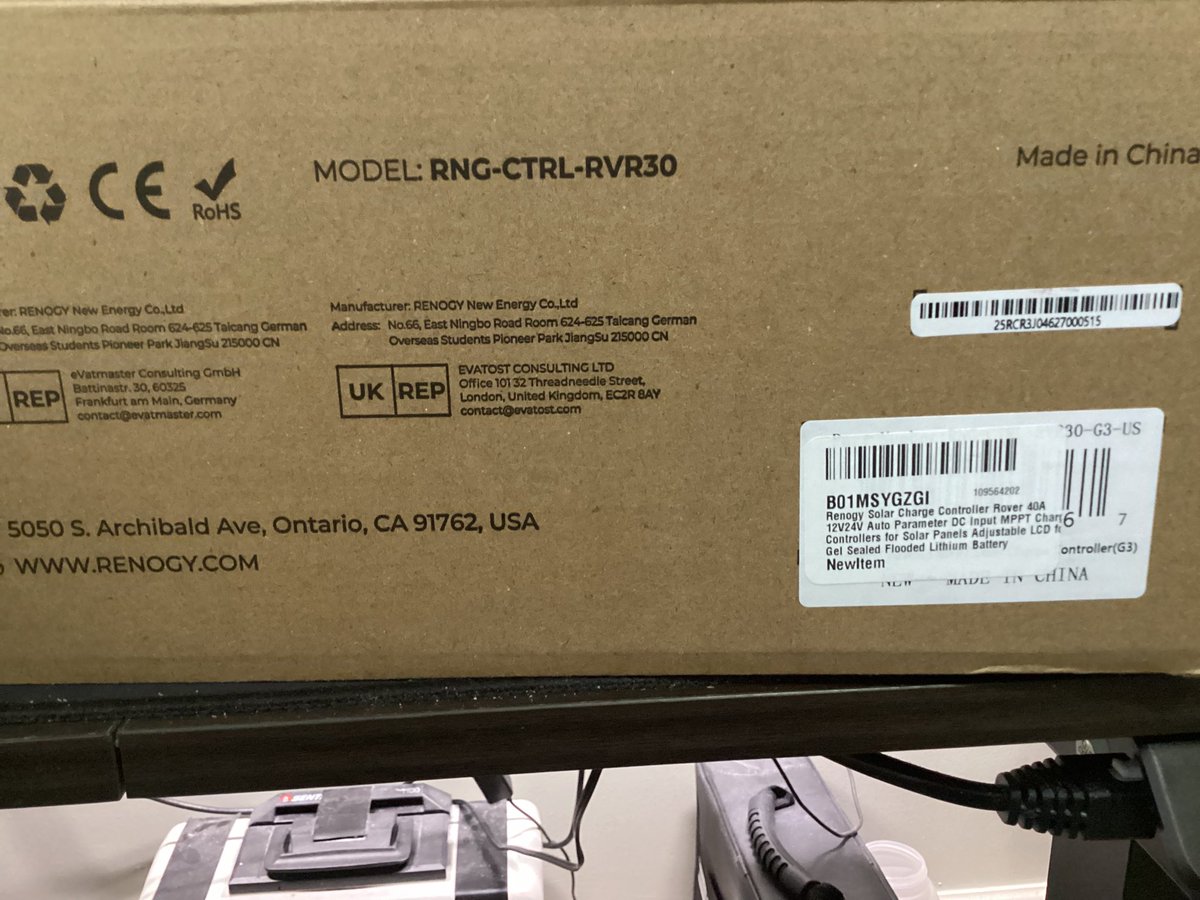 Trekskr's tweet photo. @Renogy wanted to alert you to an issue I found. I ordered a 40A charge controller from Amazon and received a 30A one instead. I looked at the box and it is mislabeled. Not sure how many are like this. https://t.co/T789OEmLZX