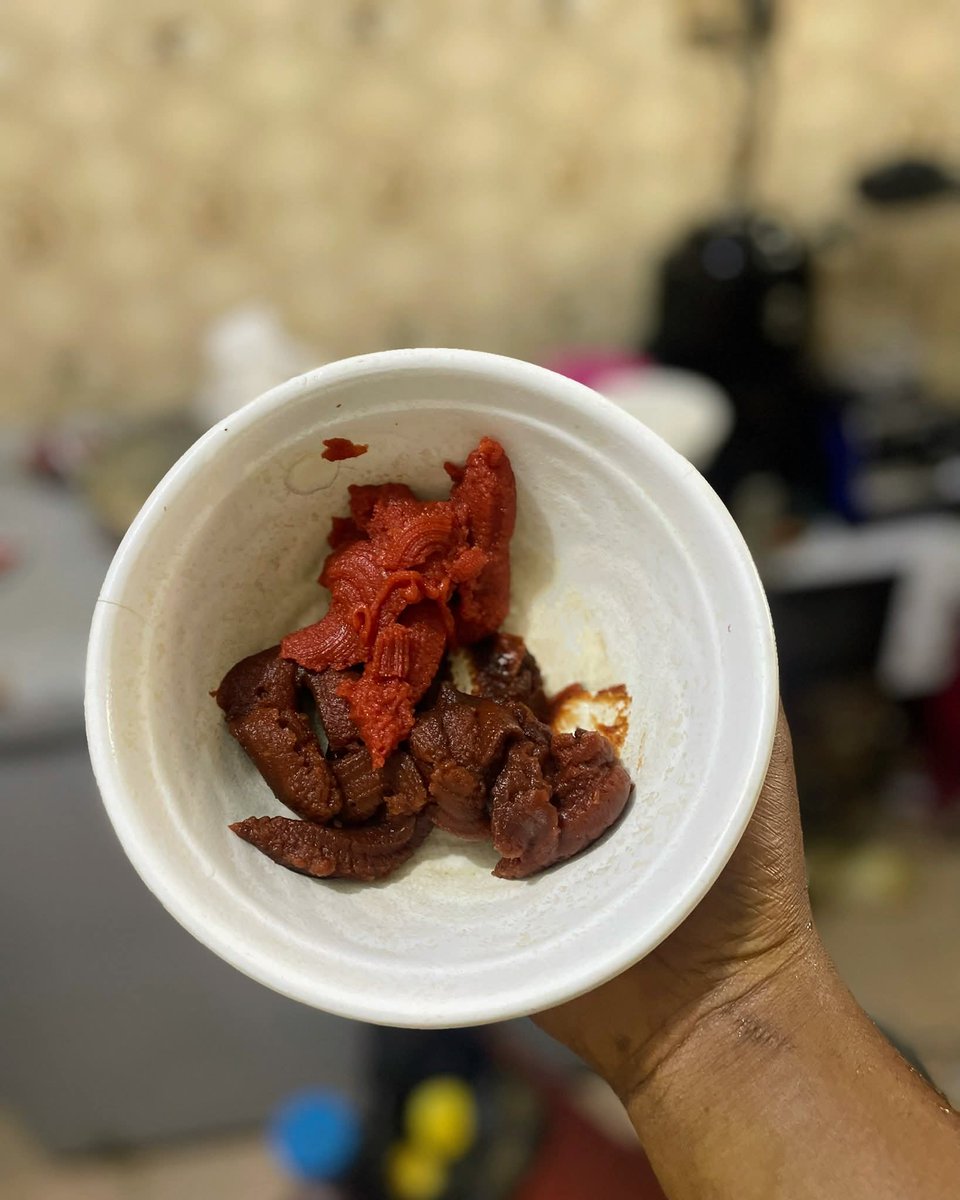 naffaish01's tweet image. There is a madness going on in our food industry and it makes me really scared. 

I buy only carton sachet tomatoes. The one I just got just, I just opened it and the colour was so black. I didn't even notice till my sister kept telling me that it's not supposed to be this dark.…