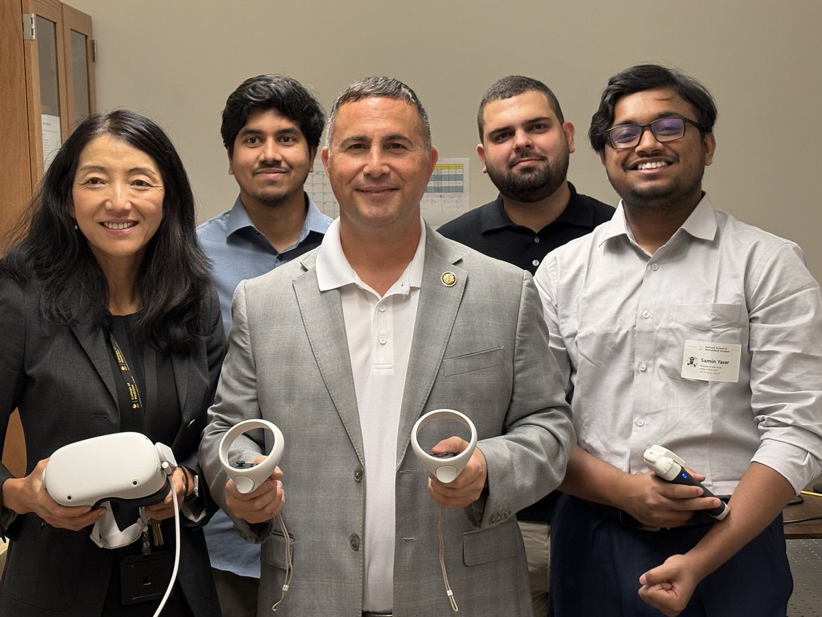 RepDarrenSoto's tweet photo. Yesterday, I joined a @UCF ITI Institute roundtable to discuss AI advancements at @UCFMed.

From training and research to real-time clinical use, AI is transforming the future of healthcare—and UCF is leading the way! https://t.co/xV2xFx5ftS