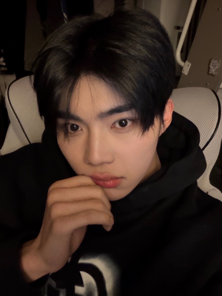 251209 🧸📷 [11:42pm kst]