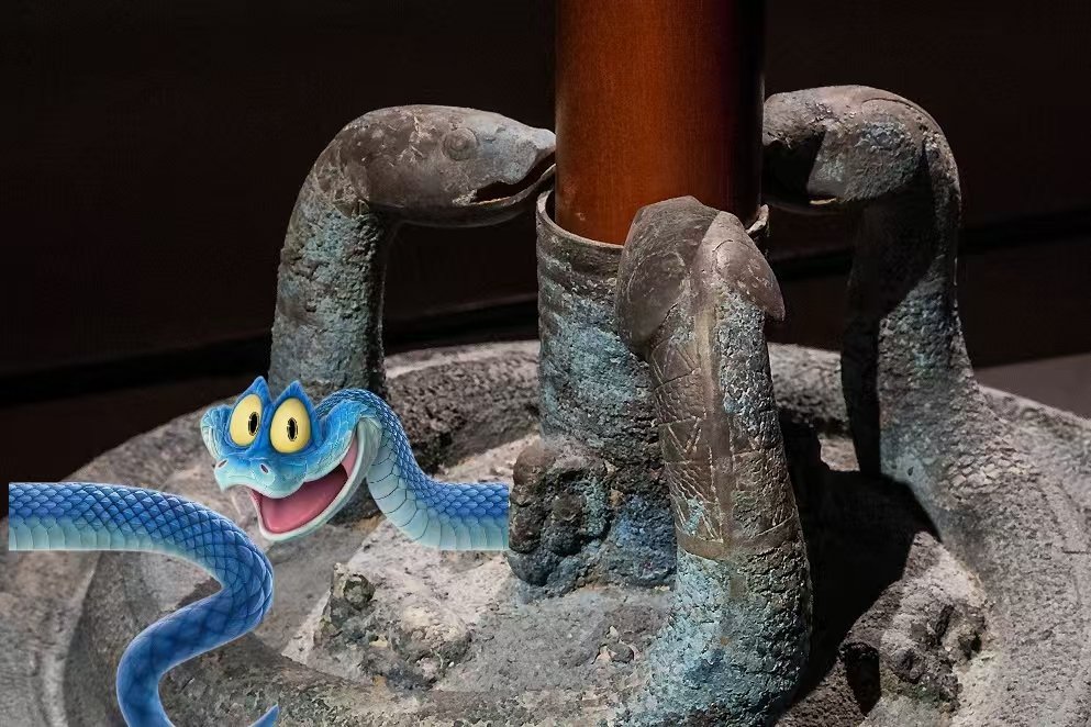 boyanhe74946's tweet photo. Zootopia 2’s snake character next to ancient Chinese snake artifacts? That’s such a smart, respectful nod to Snake Year. They didn’t just add a character—they tied it to culture. 🐍 #Zootopia2 #CulturalEasterEgg #SnakeYear https://t.co/ksYjLLJMRH