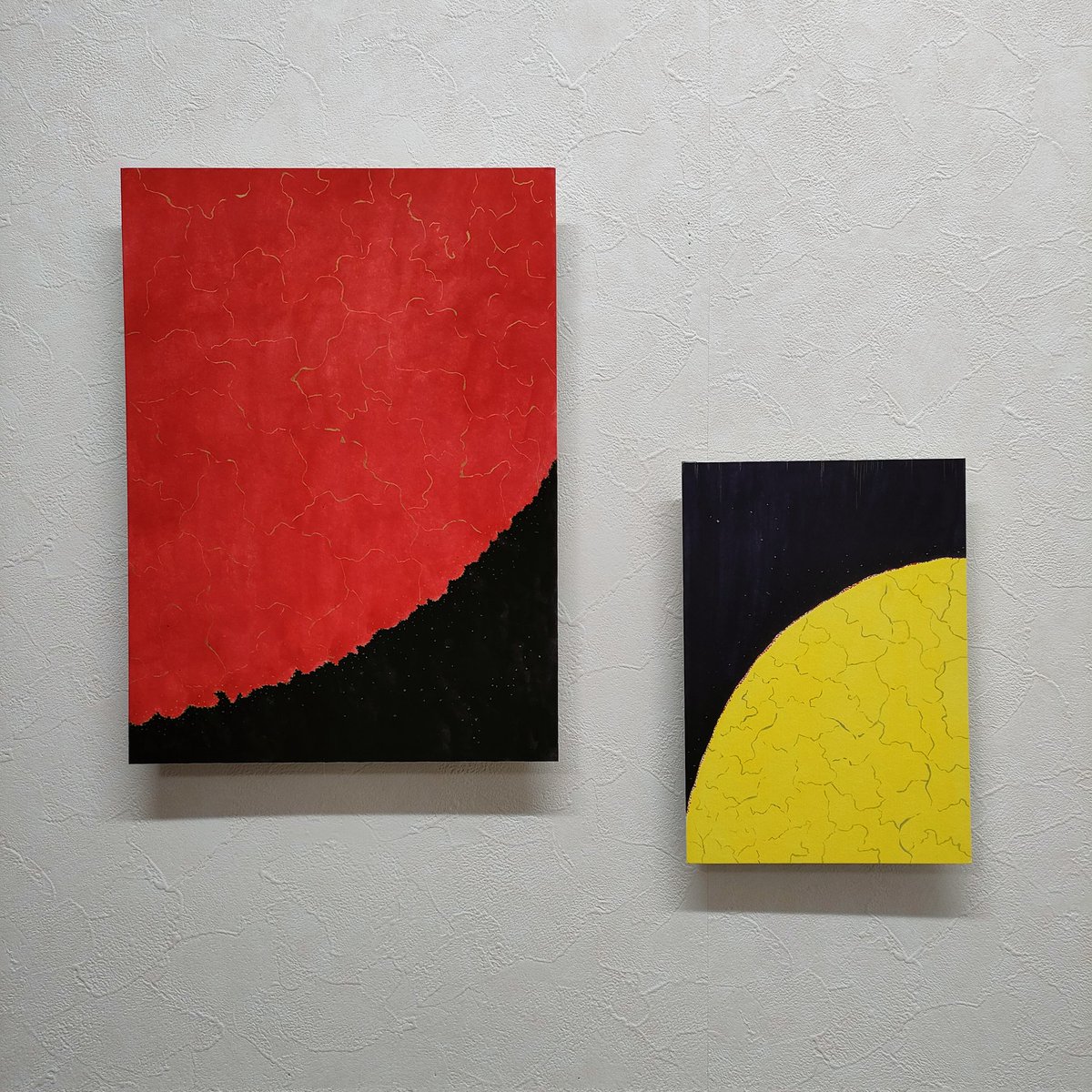 fuon1217's tweet photo. 『現代美術作家Xmas小品展2025』in グランドニッコー東京 台場に2点出展させていただきます🤗✨

12/12(金)〜12/14(日) 11:00~18:00 (最終日は17:00まで)

グランドニッコー東京 台場GALLERY21

*入場無料*

タイトル（左から）
「日輪」F4
「月輪」SM

よろしくお願いしまーす🤗✨

#Xmas #プレゼント https://t.co/Ns6szIwGLP