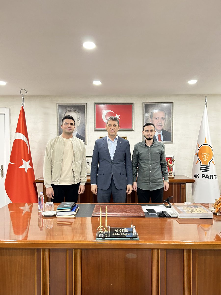 AK Parti Antalya İl Başkanımızı makamında ziyaret ettik. Kıymetli Başkanımıza nazik kabulleri ve samimi sohbetleri için teşekkür ederim.