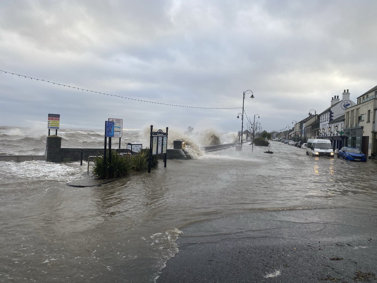 LauraHoganTV's tweet image. Storm Bram has brought seriously high wave overtopping in Blackrock, Co Louth this afternoon. The village Main Street is flooded. @rtenews @louthcoco