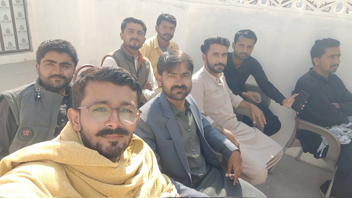 Qadirchandio23's tweet photo. Today Attended The meeting of taluka Qazi Ahmed Acording to the #27th_dec Shaheed Rani #SMBB Along With Active and energetic jiyala @RazaDharijo and others @AmirAli5333321
@AamiraliLa27744
#JeayBhutto #JeayAwam #Democracy https://t.co/6pmULOEmhZ