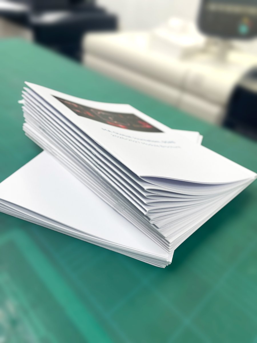 ezprinters's tweet image. Create professional and affordable custom stapled booklets in London. Perfect for brochures, catalogues, presentations, school projects, and event programmes.
#StapledBookletsLondon #BookletPrintingLondon #CustomBooklets #CataloguePrintingLondon